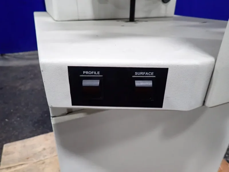 MICRO-VU OPTICAL COMPARATOR  -  SPECTRA / M1030432