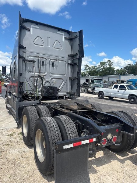 2021 Freightliner Cascadia (PT1260845) 3AKJHHDR2MSMW4378
