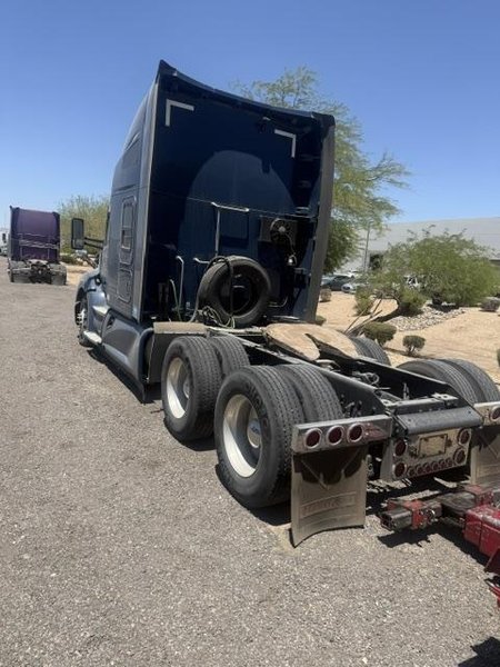 Kenworth T680 76” Condo Sleeper Truck, 2019 – PACCAR MX-13 455 HP, Automated Transmission, Tandem Axle