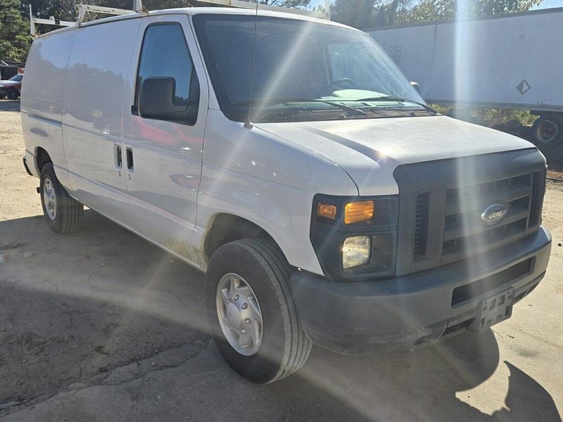 Ford Econoline E-350 Cargo Van, 2013 – 5.4L V8 Commercial Work Van