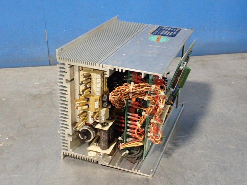 RELIANCE ELECTRIC 30 AMPS AC/DC CONVERTER   -  S6R 8503