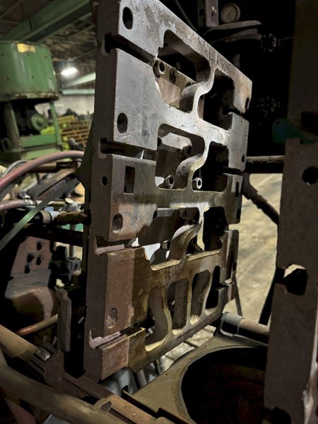 Dependable model 200sa shell core machine s/n 916 with gas panel and hydraulic unit