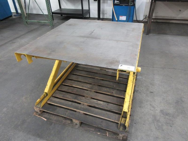 Adjustable Height Manual Lift Table- Auction Item