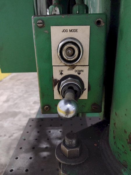 105 TON HILL ACME MODEL #6A HYDRAULIC IRONWORKER W/ CLAMPING: STOCK #22832