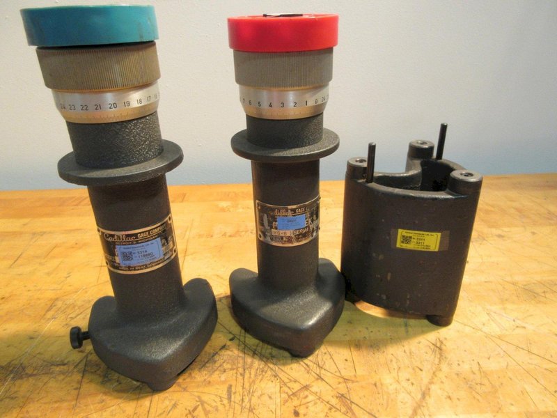 Cadillac Pla-Chek &amp; HG6 Height Stands 1 W/ 6" Riser- Auction Item