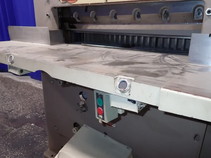 CHALLENGE 30" PAPER CUTTER  -  MC