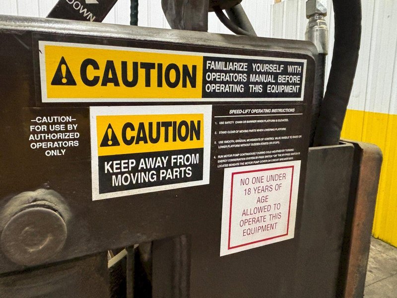 10,000 LBS SUPERIOR HANDLING EQUIPMENT "SPEED LIFT" CANTILEVER HYDRAULIC LOADING DOCK LIFT RAMP: STOCK #23686