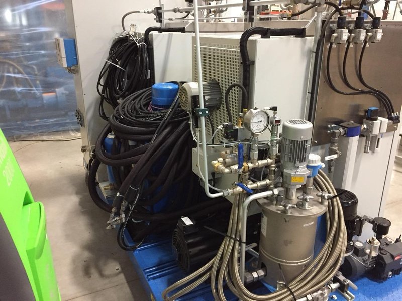 Hennecke HP‑RTM  High‑Pressure Polyurethane Metering Machine Streamline,  2016 – Low hours,   MN 10-RTM Mixing Head