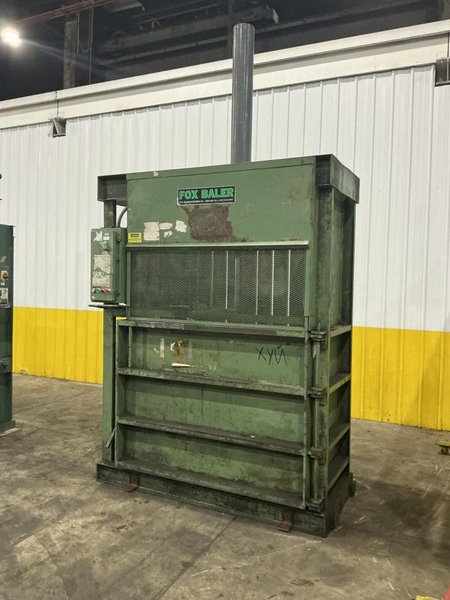 30" X 60" FOX VERTICAL HYDRAULIC BALER: YOBRO #24940