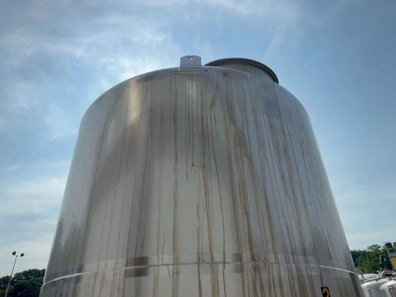 APPROX  900 GALLONS S/S MIXING TANK