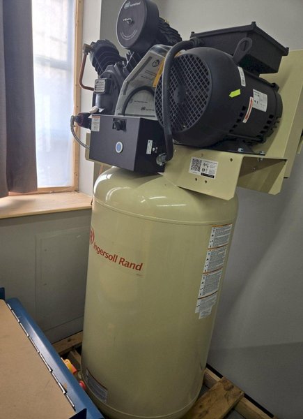 INGERSOLL RAND 2475 AIR COMPRESSOR