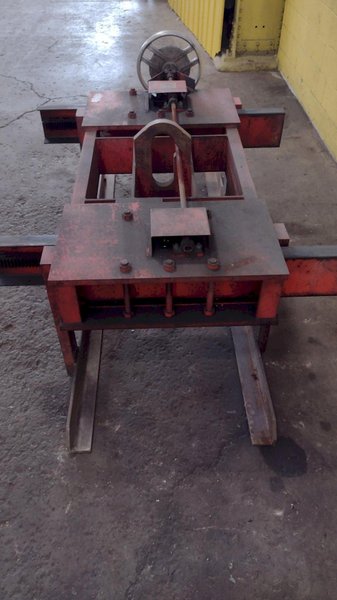 10 TON X 84" X 31" TO 80" BUSHMAN TELESCOPING SHEET LIFTER