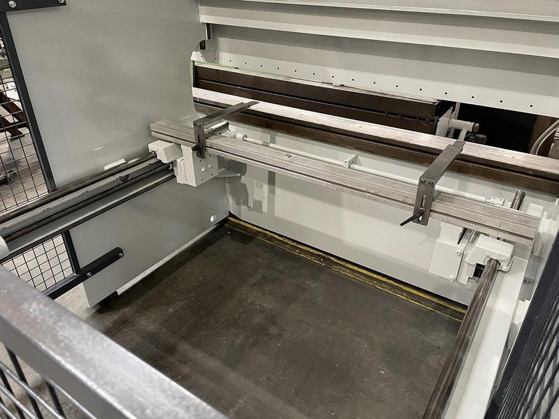 LVD PPEB 100 ton x 2500 mm + 1000 mm CNC