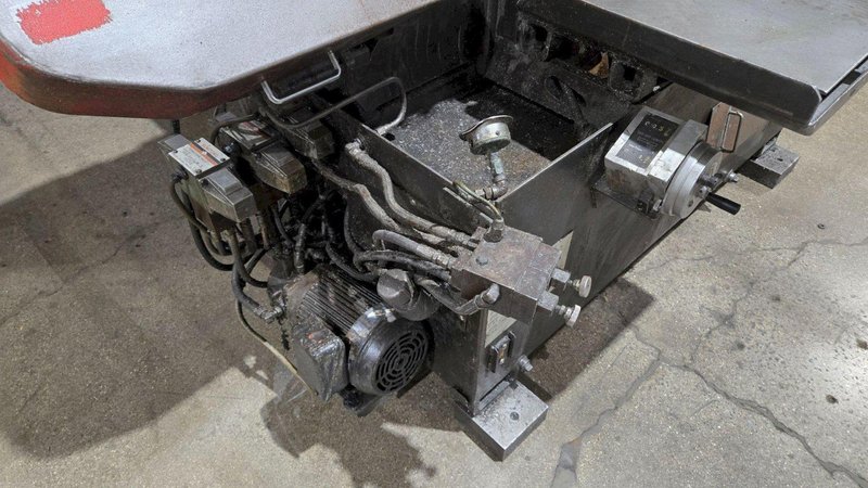 AMADA HA-400 HORIZONTAL BANDSAW USED