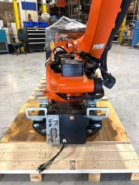 Kuka KR 210 R3100-2 / FLR Robot System w/ KR C4 NA UL Cabinet Controller, 2021