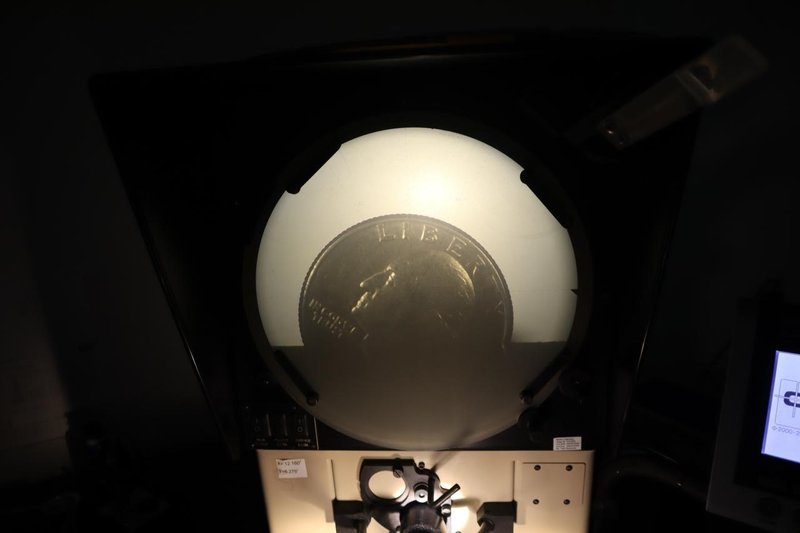 S-T INdustries 20-3700 OPtical Comparator, 14" Screen, Quadra-Check 200 DRO, Surface and Profile Illumination, Portable Stand- Auction Item