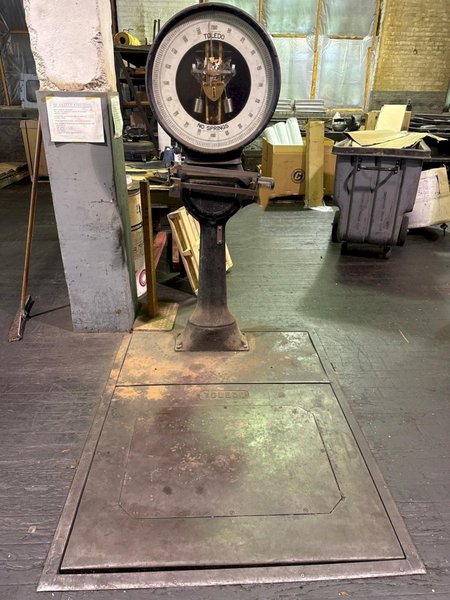 2,000 LBS TOLEDO SCALE: YOBRO #26282