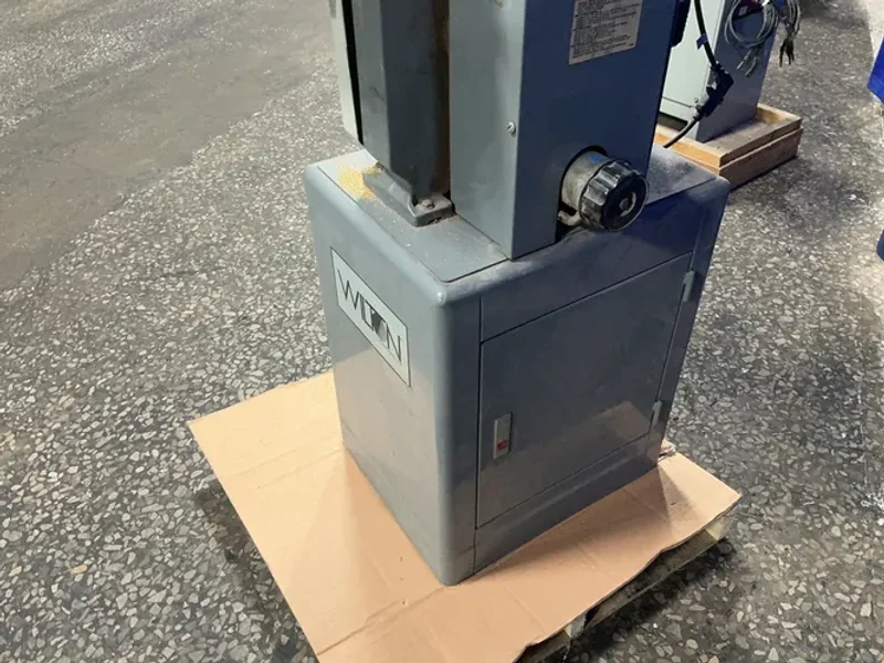 Wilton  14” X 14” Vertical Band Saw