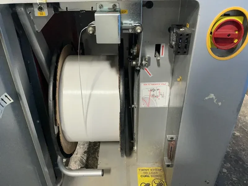 Strickland 25”x33.5” Automatic Arch Strapping Machine - 710l
