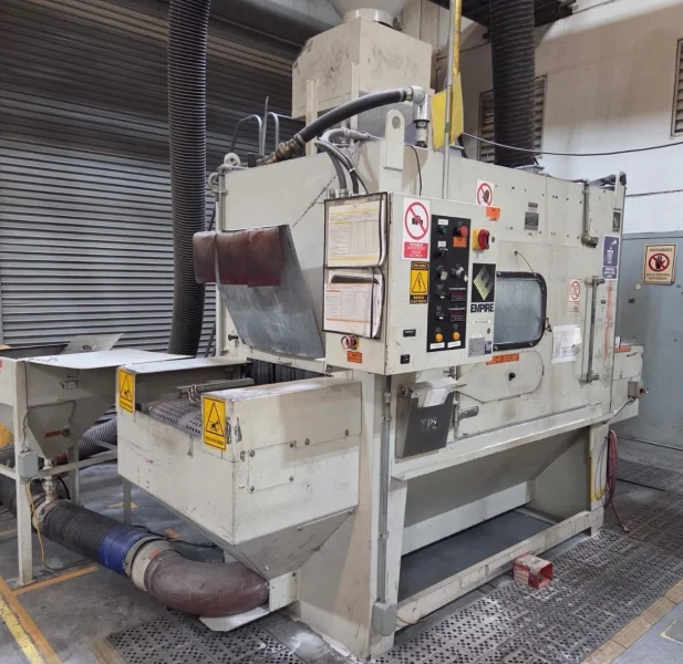 EMPIRE BLAST BOOTH MODEL #IL4884-RS CONVEYOR BELT DUST COLLECTOR SYSTEM: YOBRO #25679
