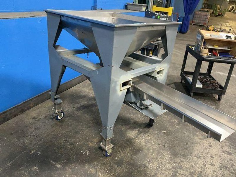 41.5”x41.5” Hopper, 10”x61” Chute Metering Hopper With Integrated Discharge Chute