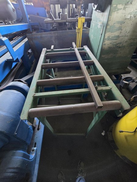 22" X 36" X 46.5" TALL UNBRANDED CONVEYOR. STOCK # 0652826