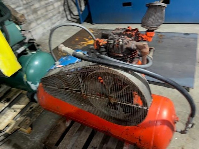 10 HP DEVILBISS AIR COMPRESSOR STOCK# 3632