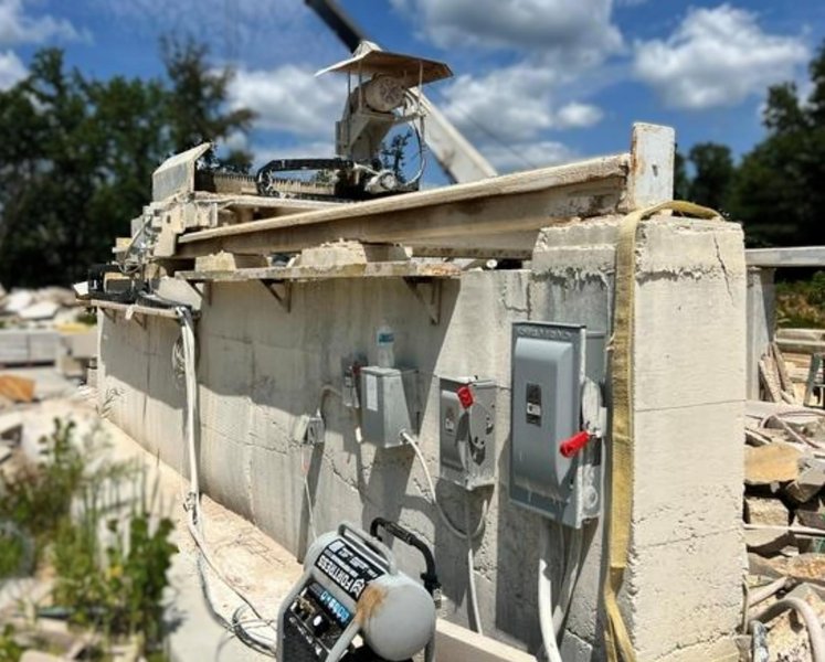 2008 Park Industries Predator Block Saw 60" max blade capacity
40 HP Motor