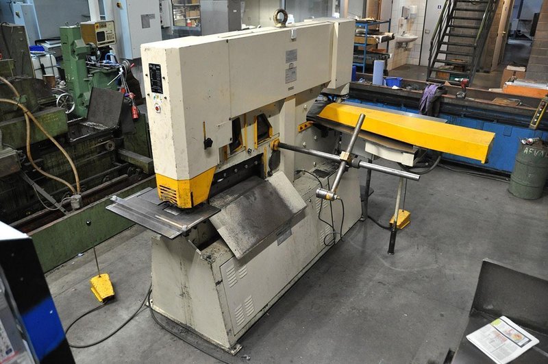 Geka Hydracrop SD 100 ton CNC