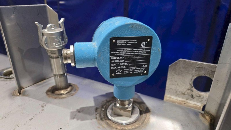 SNYDER INDUSTRIES SUPERTAINER 350 GALLON IBC TANK USED