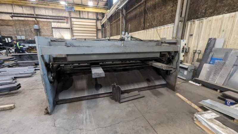 10&#039; X 1/4&quot; MASTEEL MSH-10250 HYDRAULIC SHEAR. STOCK #1005825