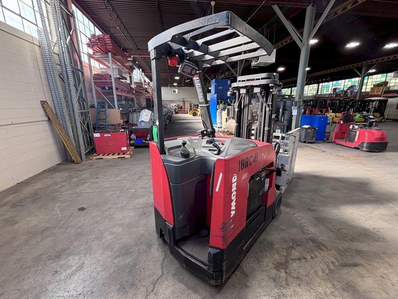 2018 - 5,000 LB. RAYMOND MODEL 425-C50TT STAND-UP ELECTRIC FORKLIFT