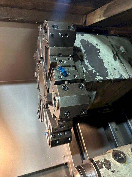 Doosan Daewoo Puma 300C CNC Lathe, 2005 – 15″ Chuck, Chip Conveyor, Programmable Tailstock