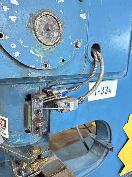 105 TON HILL ACME NO 6 IRONWORKER. STOCK # 0663825