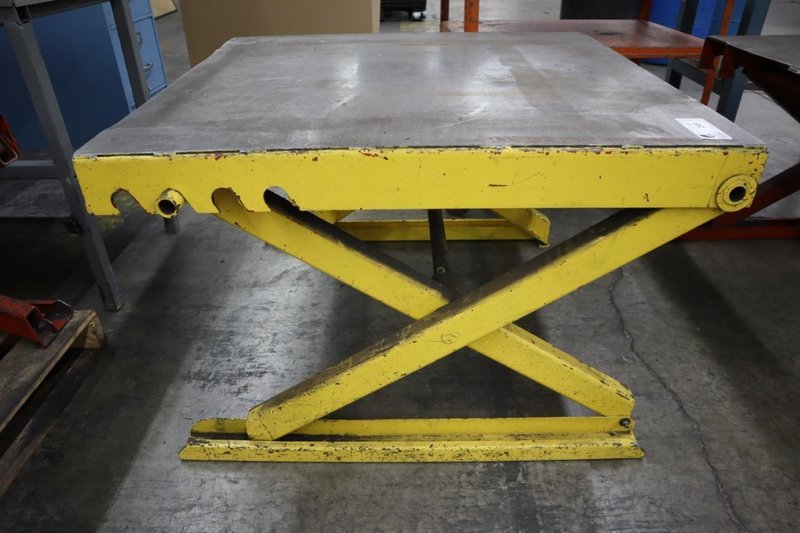 Scissor Table, Adjustable Height, 4,000 Lb Capacity, 40&quot; x 42&quot; Surface- Auction Item