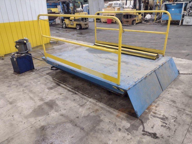 8,000 LBS X 108" X 84" BLUE GIANT MODEL #SEDPH 53-208 HYDRAULIC LIFT TABLE / ELEVATING DOCK: STOCK #22330