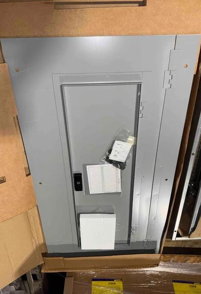 250 AMP SIEMENS CIRCUIT BREAKER PANEL WITH COVER: STOCK #23727