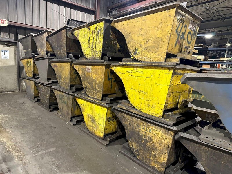 1/2 CU. YARD x 4,000 LBS CAPACITY APEX SELF DUMPING BIN HOPPER: STOCK #21808