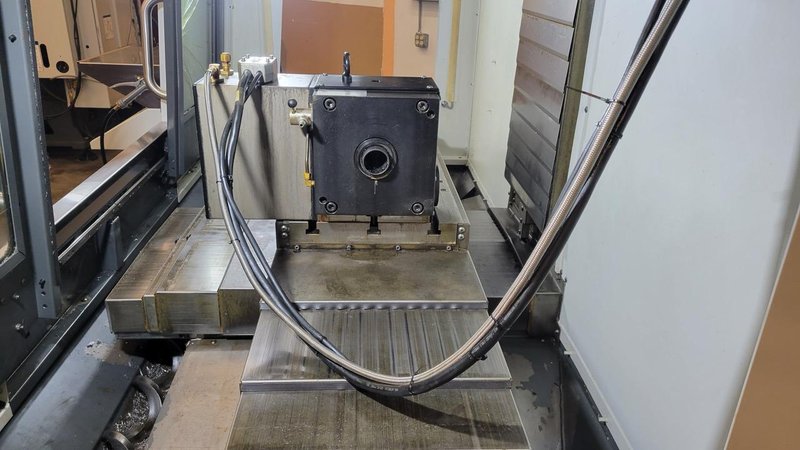 Haas VF-2SS VMC, 2021 – 4th Axis Rotary Table, Multi-Auger Chip Removal, Auto Door