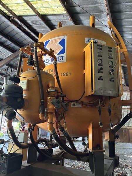 AXXION  ABRASIVE BLASTER MODEL 1600 CFM  With AXXION Dryer ADS250/400, 2019