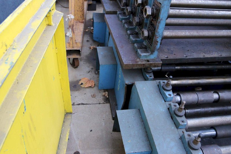 32 STAND X 2.5&#039; X 40&#039; CONTOUR RAFTED (52 HEADS)ROLLFORMER: STOCK #69083