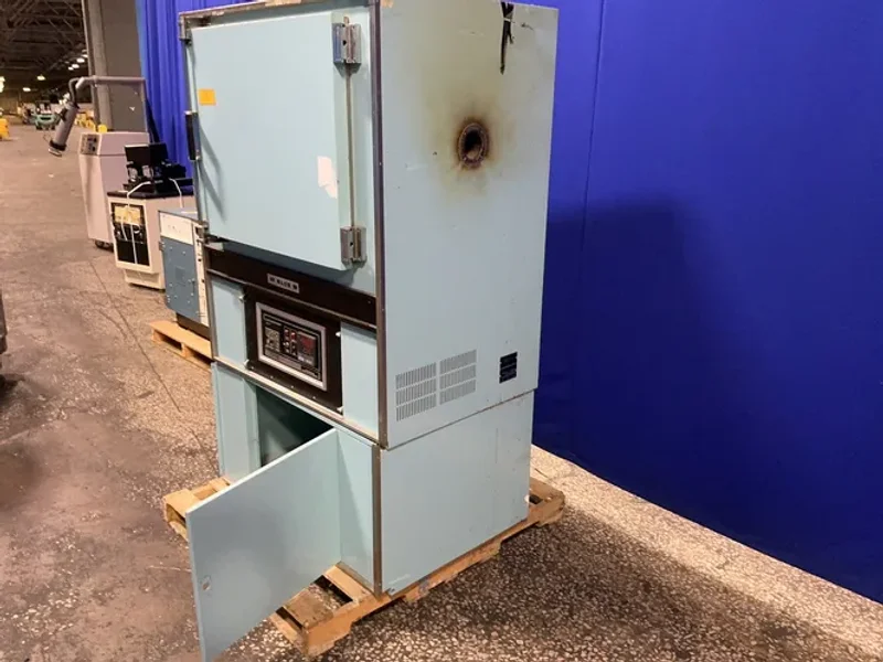 BLUE M 20” X 20” X 24” OVEN   -  DC-256C