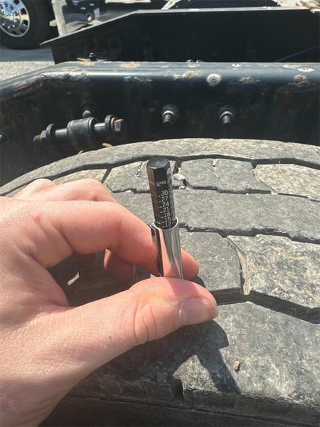 2020 Freightliner Cascadia 126 LC1675