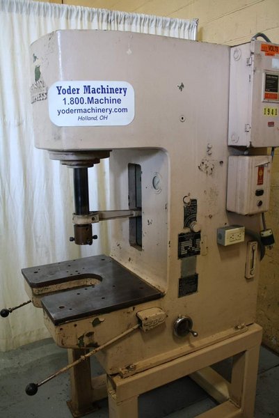 10 TON DENISON HYDRAULIC PRESS: STOCK # 67091