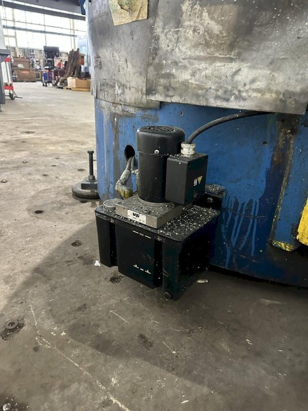 12 C.U. F.T  VL/RAMPE SB-12-CWC VIBRATORY FINISHER. STOCK # 0151824.