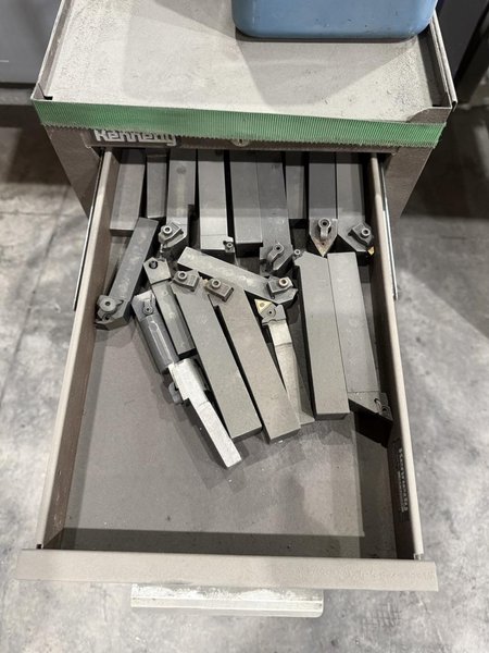 23″ x 118″ TUDA Tudormax Engine Lathe – with Tooling