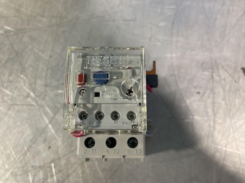 ALLEN-BRADLEY 600 VAC BULLETIN 509 MOTOR STARTER  -  509-COD-A2J-17