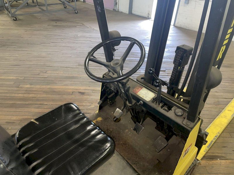 3,000 LBS CAPACITY HYSTER S30XL FORKLIFT: YOBRO #24396