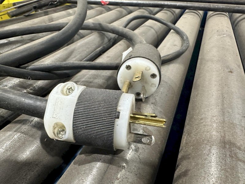 3,000 LBS X 48" X 48" ROTO-MAX HYDRAULIC SCISSOR LIFT TABLE W/ ROTARY LEWCO ROLLER CONVEYOR TOP, 110 VOLT: STOCK #20878