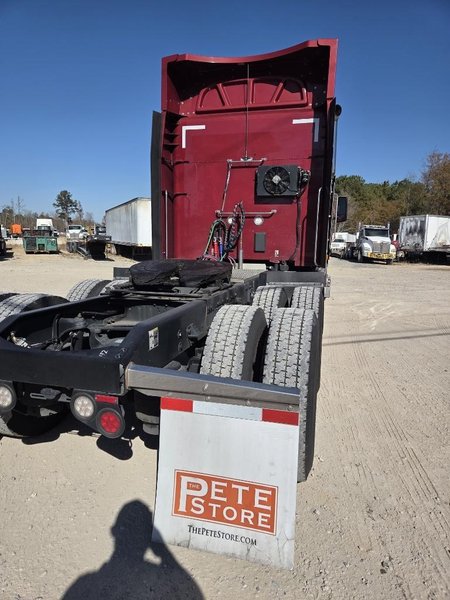 PETERBILT 567 - Trucks